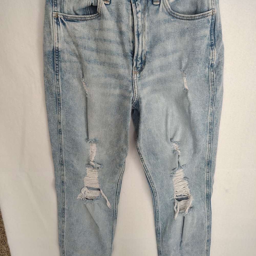 Hollister Light Wash Ultra High Rise Mom Jeans